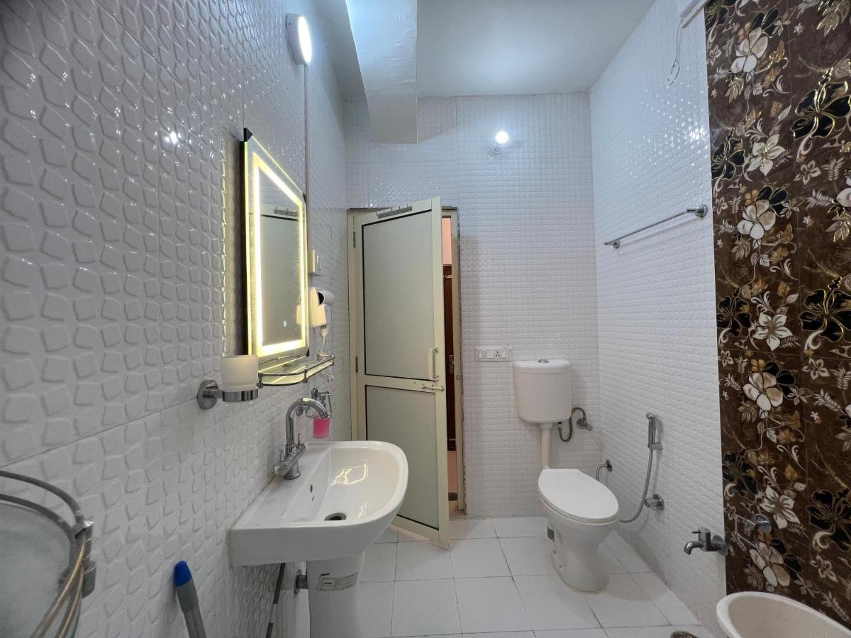 Live Free Hostel, Mcleodganj Мак-Леод-Гейндж Экстерьер фото