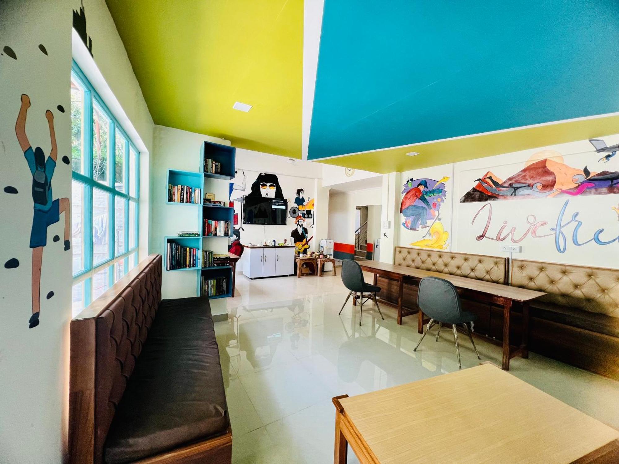 Live Free Hostel, Mcleodganj Мак-Леод-Гейндж Экстерьер фото